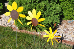 Full Bloom 14 inch Spinning Daisies (Pack of 9) Beloit Plastics Lawn Pinwheels, 29" Tall Pinwheel and Wind Spinners, Garden, Party Pinwheel, Flower Spinner, for Patio, Lawn & Garden