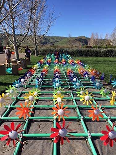 Spinning Daisy, 3 sizes, various colors.