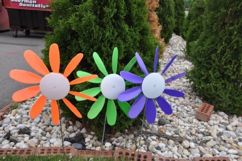 Spinning Daisy, 3 sizes, various colors.