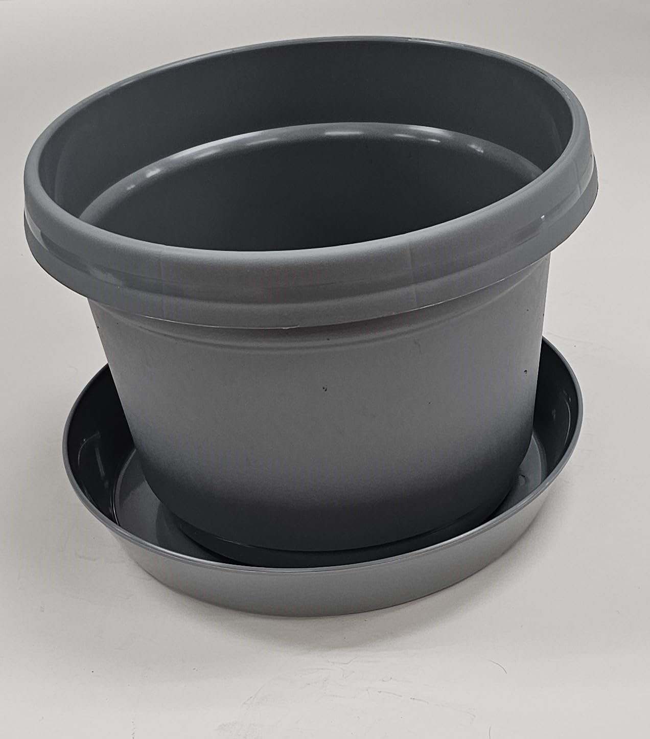 Austin Planter Plastic Flower Pot with Saucer over 6 inch