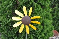 Full Bloom 14 inch Spinning Daisies (Pack of 9) Beloit Plastics Lawn Pinwheels, 29" Tall Pinwheel and Wind Spinners, Garden, Party Pinwheel, Flower Spinner, for Patio, Lawn & Garden