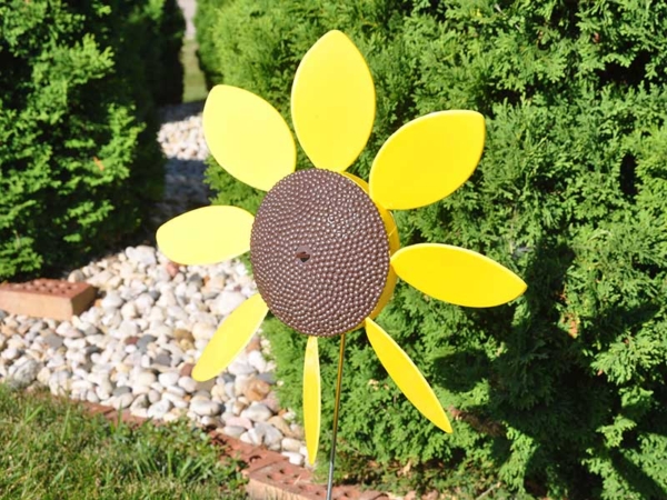 Full Bloom Spinning Daisy | Sunflower